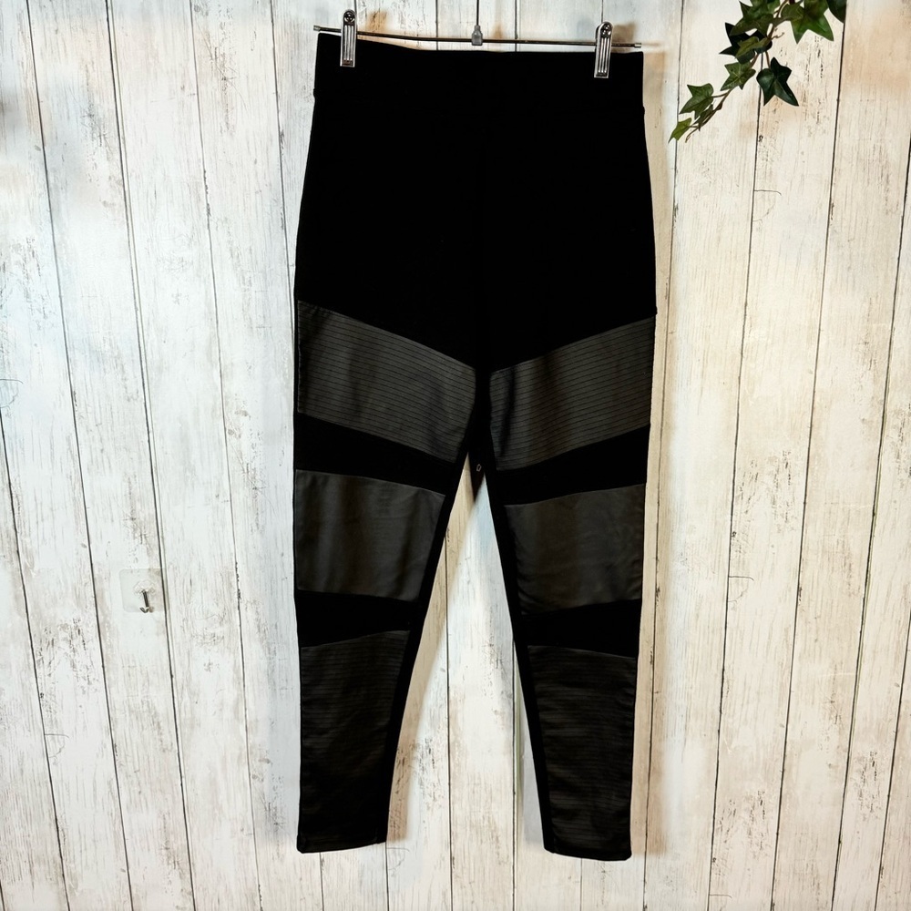 Charlie Paige 2 Tone Black Womens Size Small Leggings.